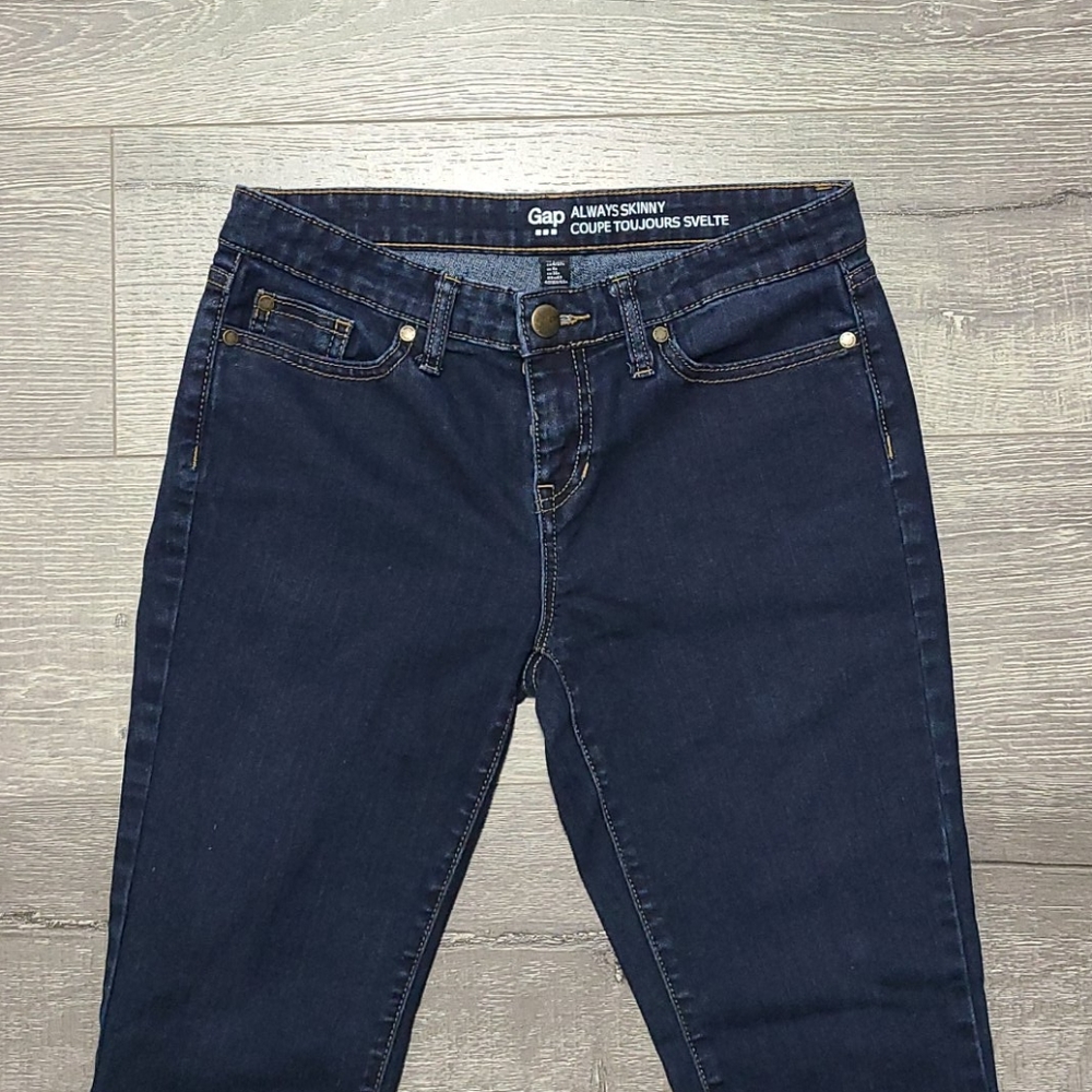 GAP Dark Wash Skinny Jeans